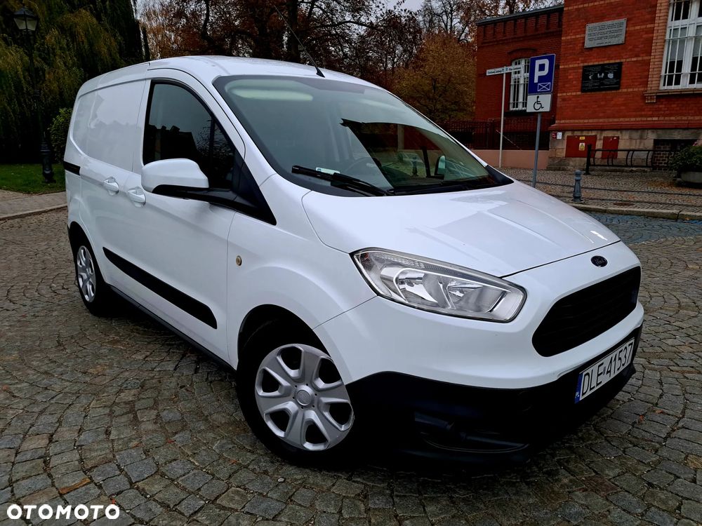 Ford Transit Courier - 12