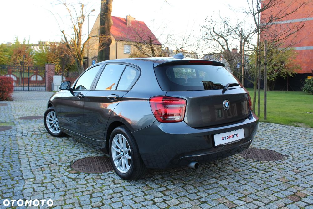 BMW Seria 1 116d Sport Line - 10