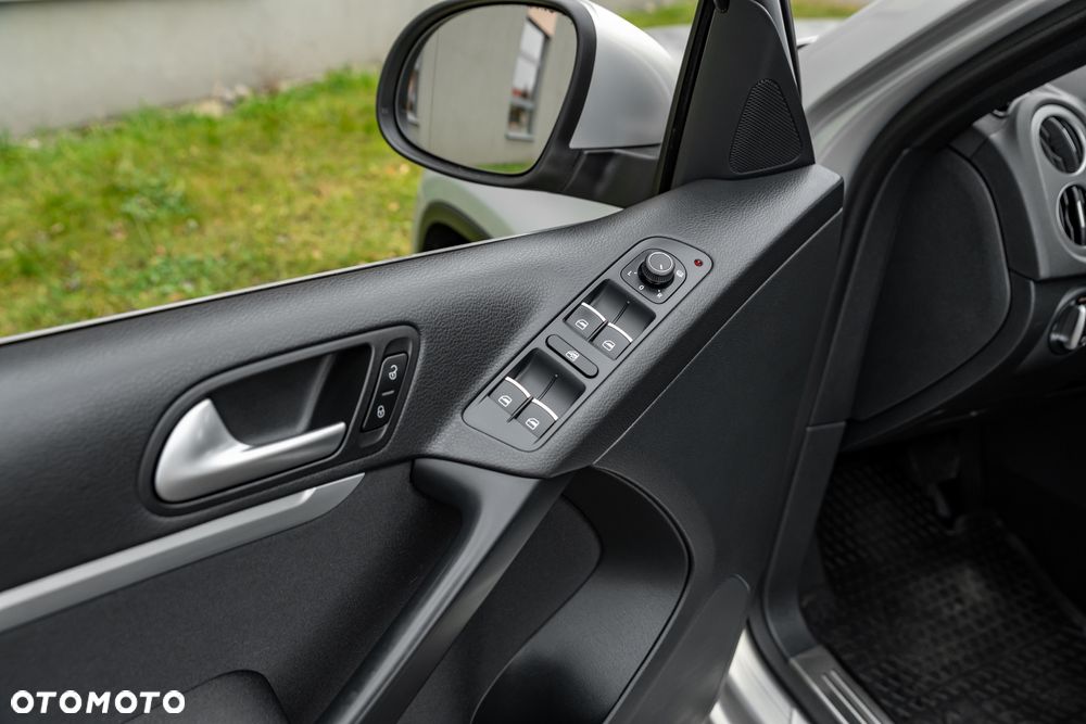 Volkswagen Tiguan 2.0 TDI SCR 4MOTION BlueMotion Technology DSG Lounge Sport & Style - 17