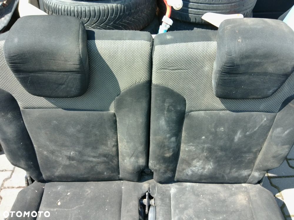 DACIA LODGY FOTEL KANAPA 3 RZAD TANIA DO ODSWIERZENIA ROWNIEZ INNE CZESCI PYTAC - 2