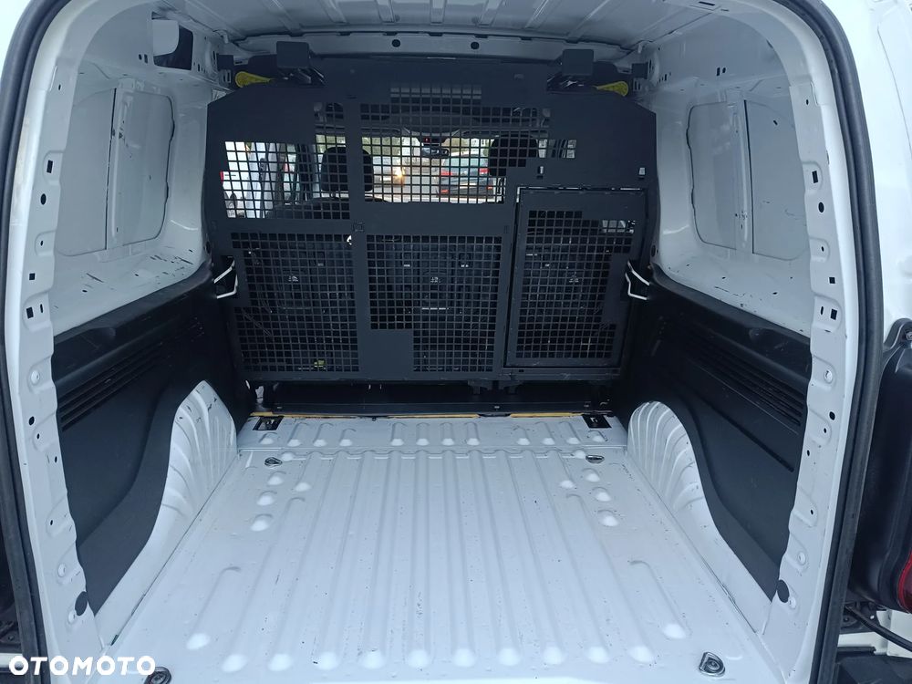 Toyota Proace City - 29