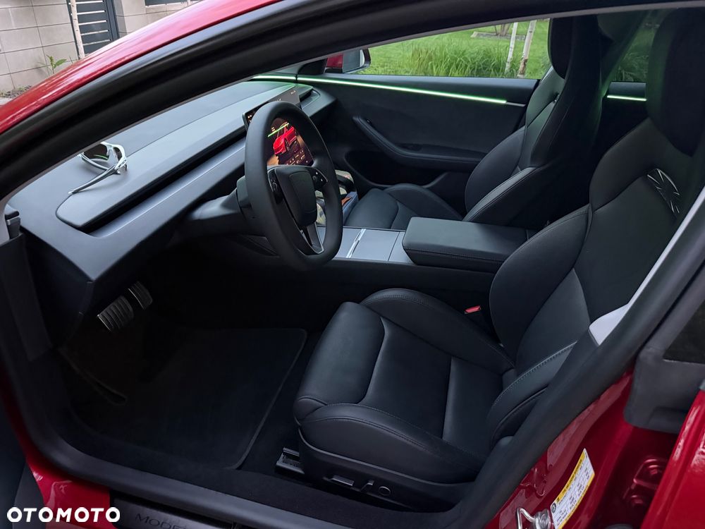 Tesla Model 3 - 12
