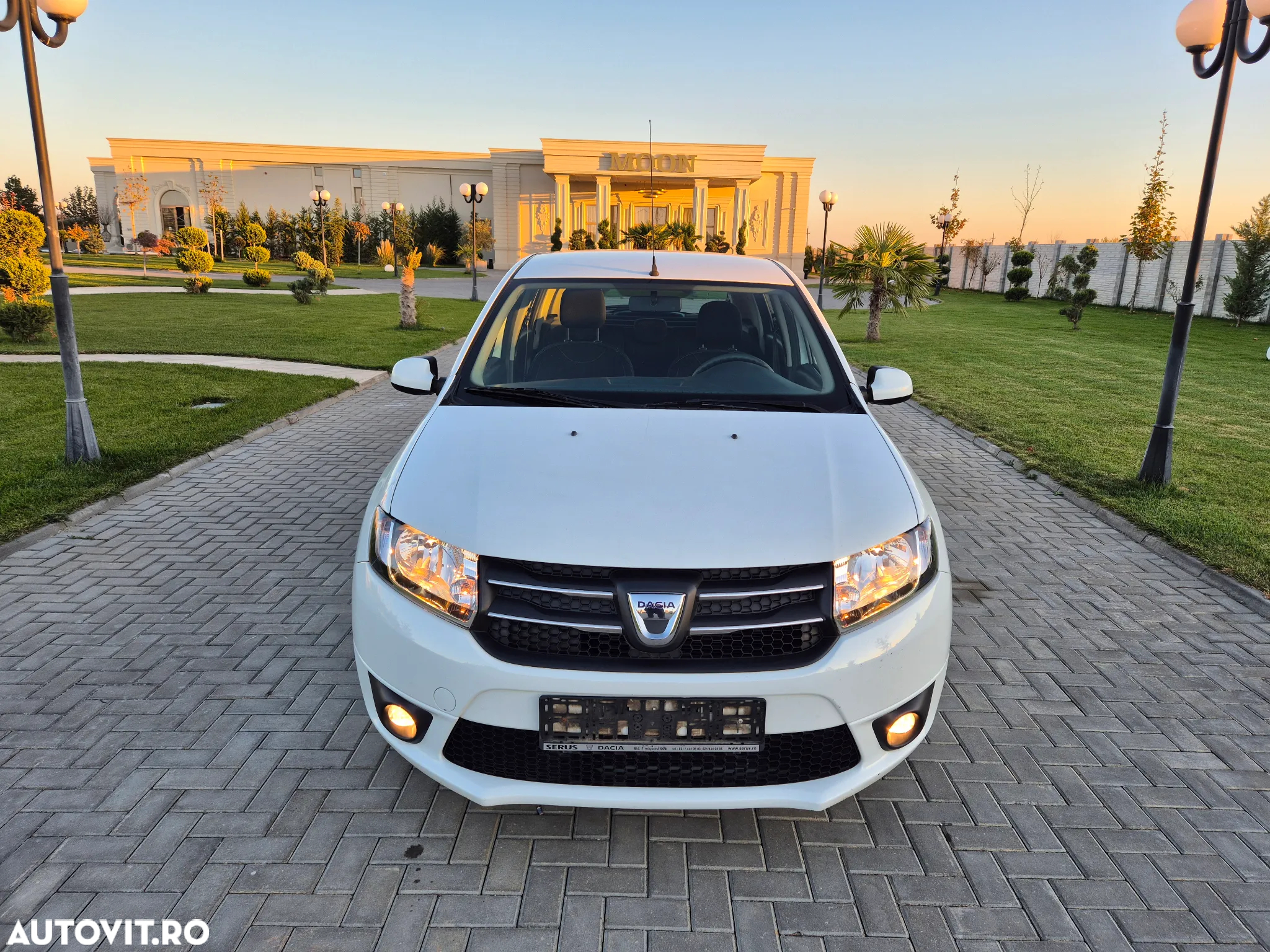 Dacia Sandero 1.2 16V 75 Laureate - 8