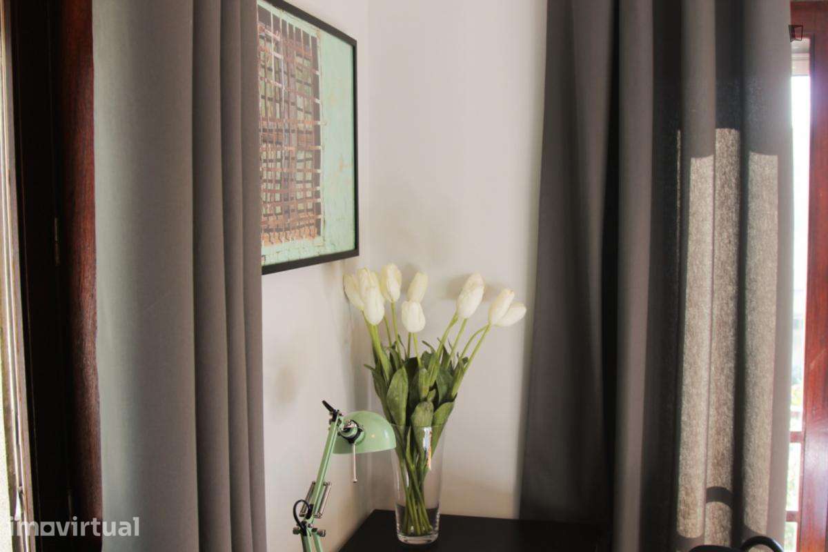 Quarto - localizado em Paranhos Porto - Grande imagem: 3/33