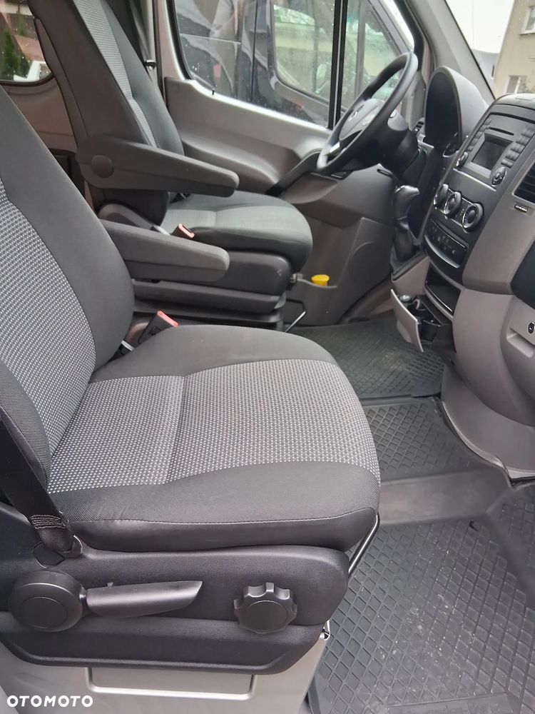 Mercedes-Benz Sprinter - 10