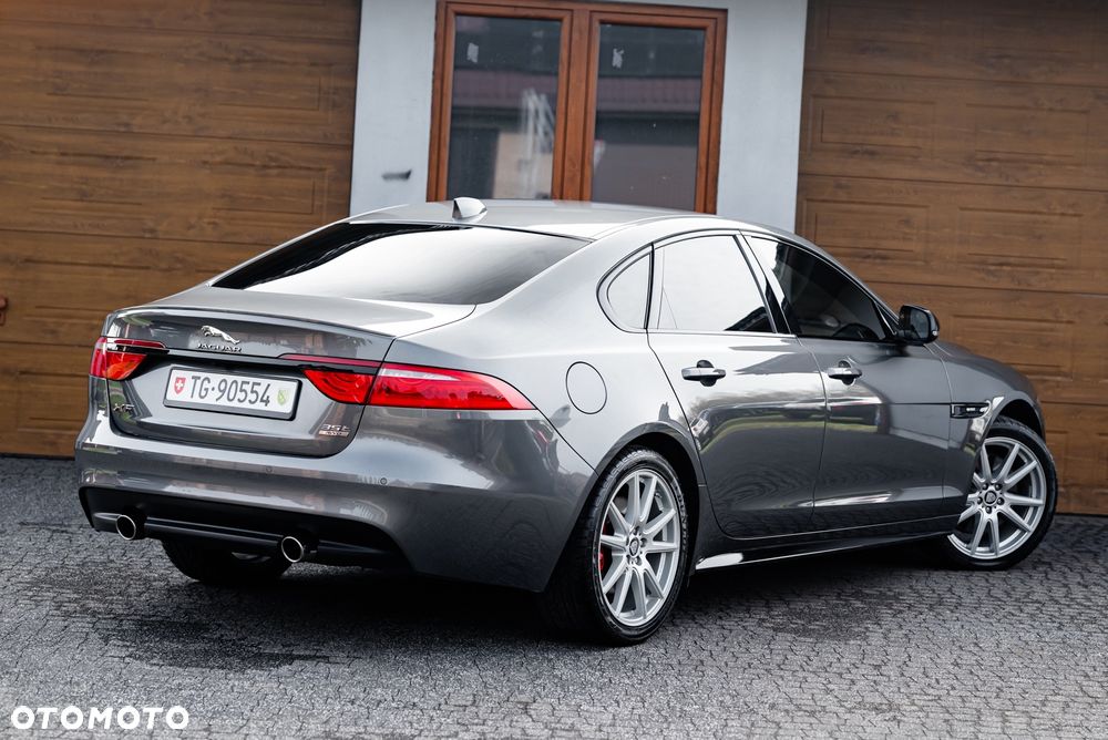 Jaguar XF 35t R-Sport - 10