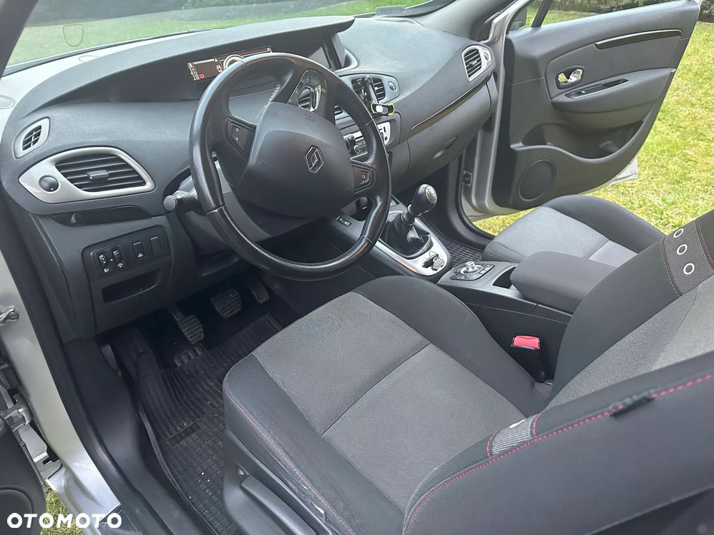 Renault Scenic 2012 photo 5