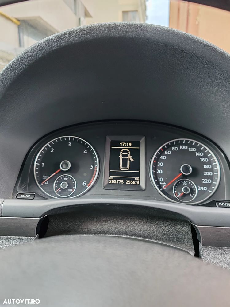 Volkswagen Touran 2.0 TDI DSG Comfortline - 17
