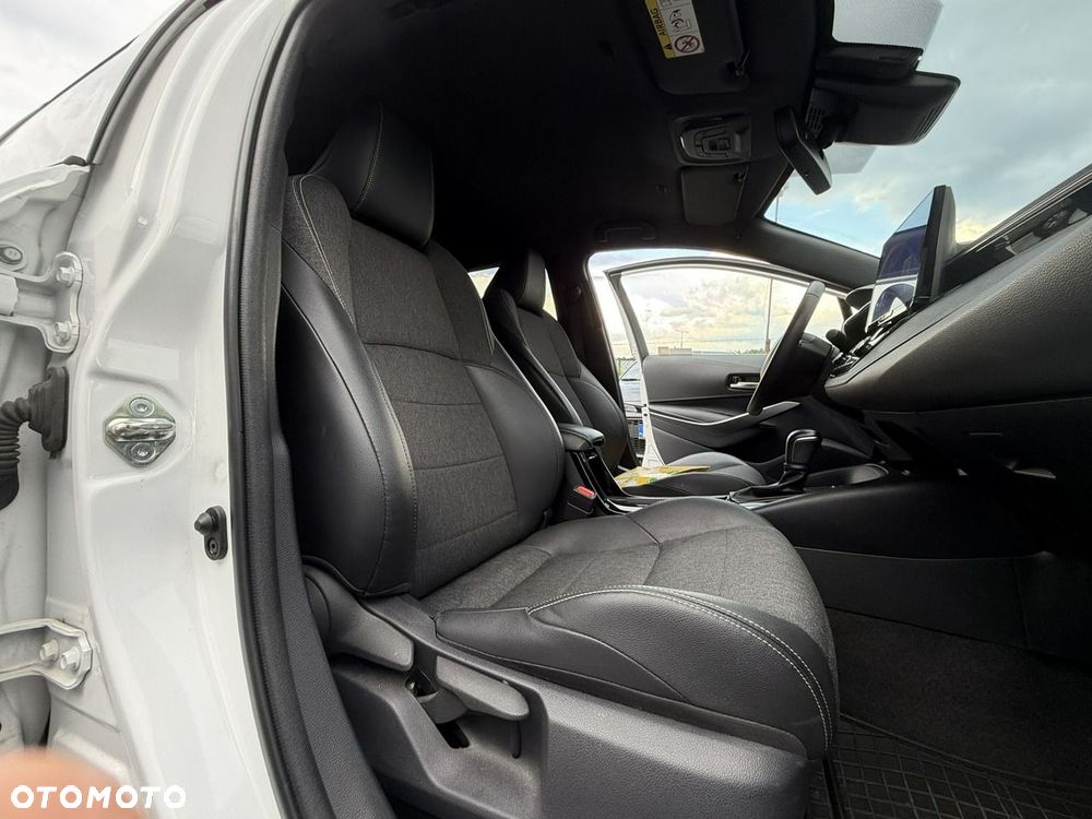 Toyota Corolla 1.8 Hybrid Executive - 16