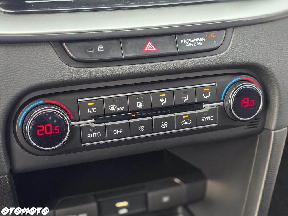 Kia Ceed 1.5 T-GDI L Business Line - 23