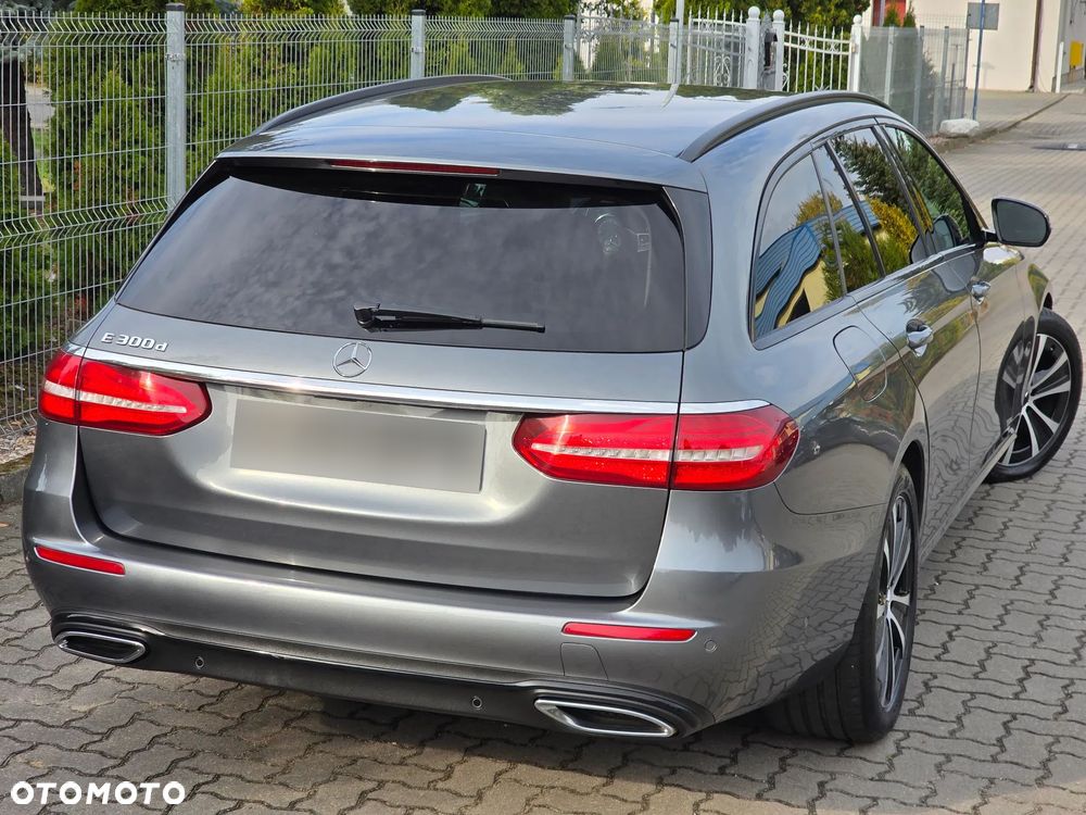 Mercedes-Benz Klasa E 300 d 9G-TRONIC - 18