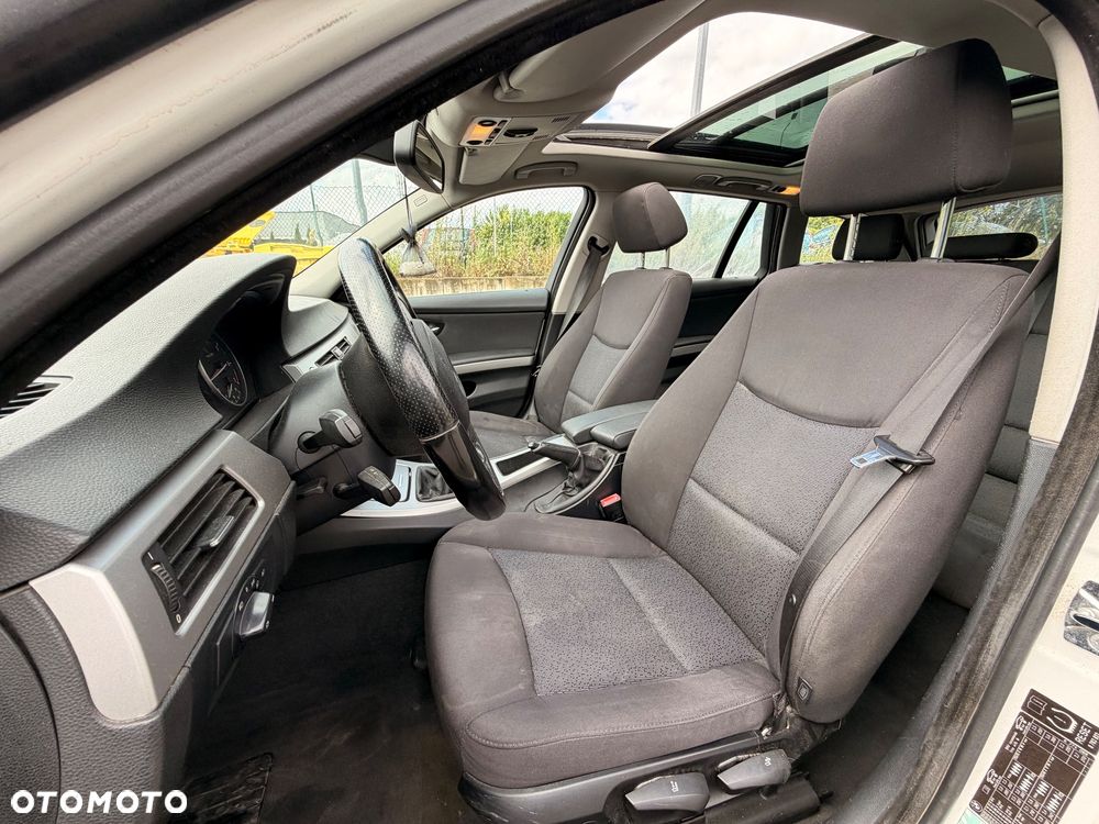 BMW Seria 3 318i - 15