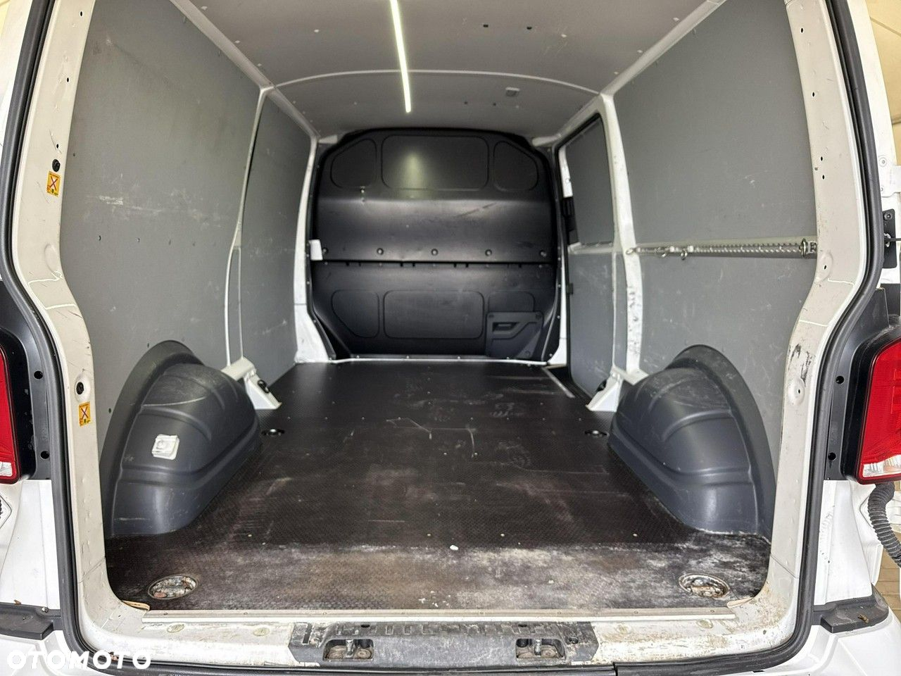Volkswagen Transporter - 18