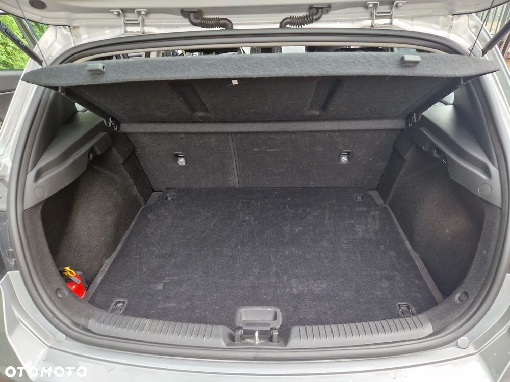 Hyundai i30 1.5 DPI Classic + - 17