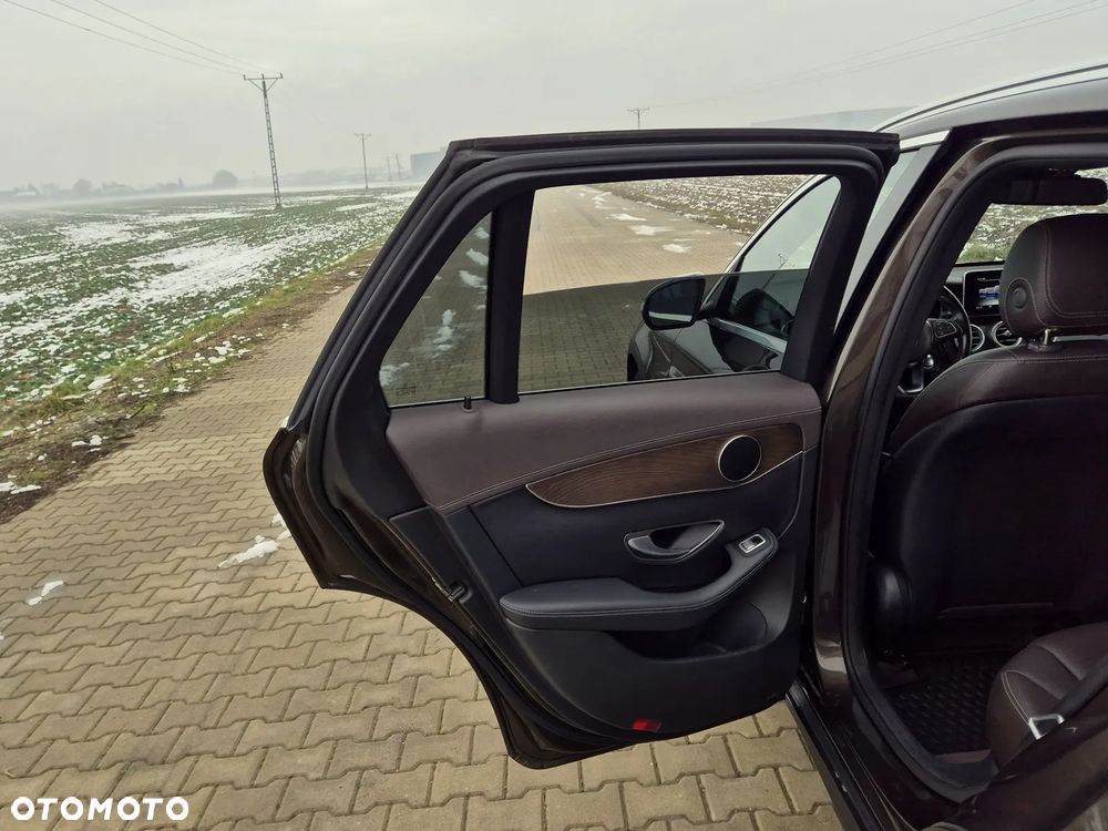 Mercedes-Benz GLC - 26