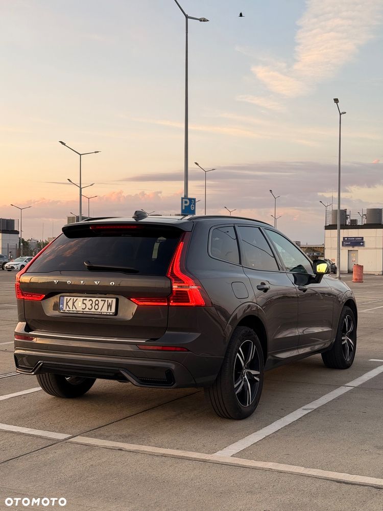 Volvo XC 60 B4 D Plus Dark - 11