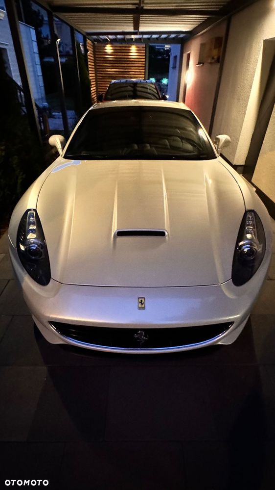 Ferrari California - 4