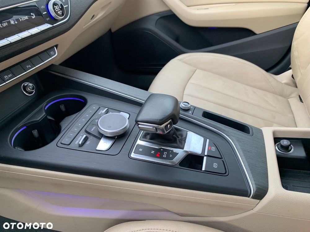 Audi A4 Limousine - 10