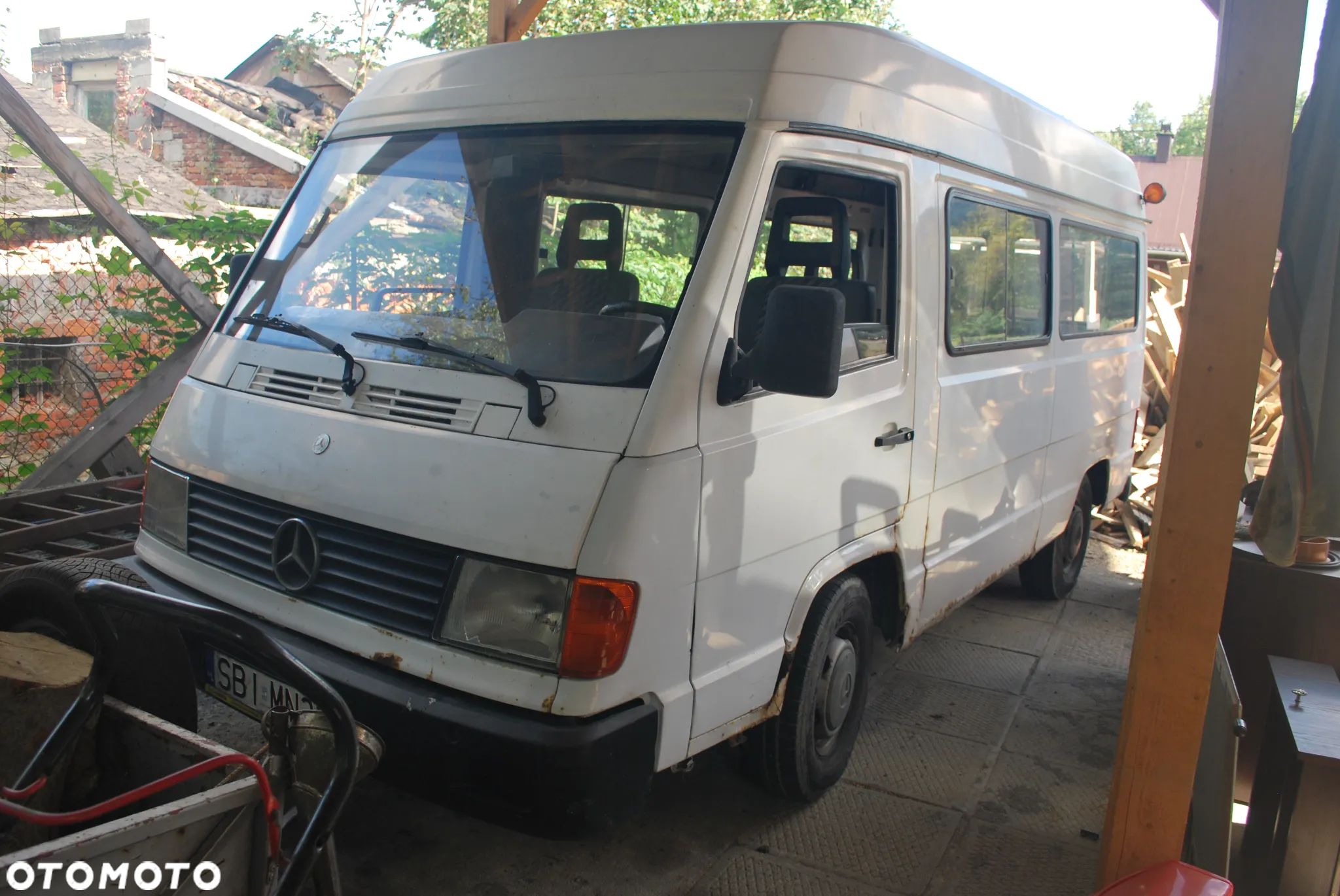 Mercedes-Benz MB100 - 1