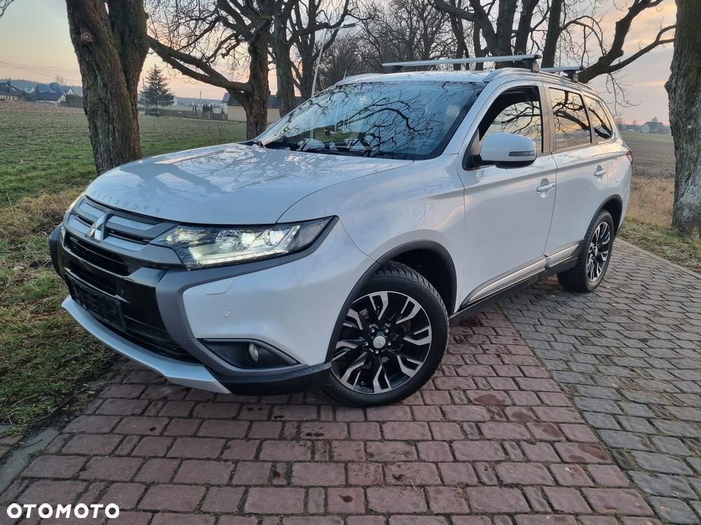 Mitsubishi Outlander 2.2 DID Intense + 4WD