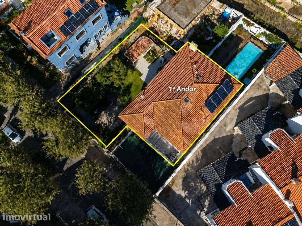 T3 com 3 Suítes e Jardim Privado a 6 min da Praia das Avencas - Grande imagem: 3/37