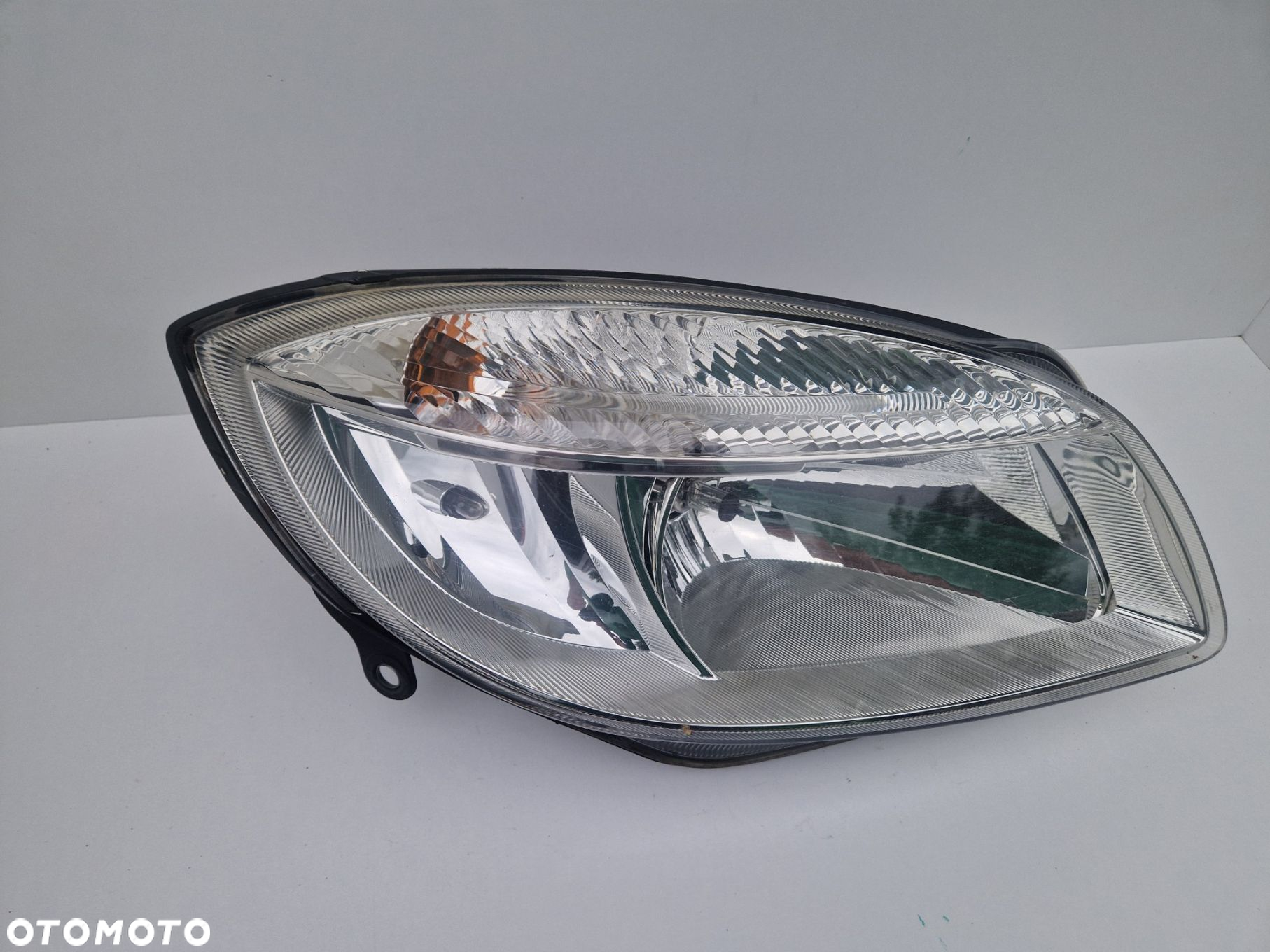 SKODA FABIA 2 II LAMPA PRZÓD PRZEDNIA PRAWA  EUROPA - 7