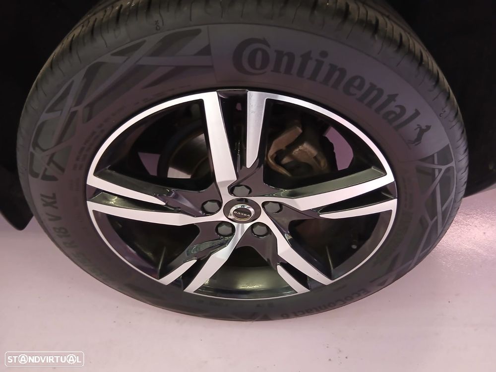 Volvo XC 40 1.5 T2 Plus Dark Auto - 16