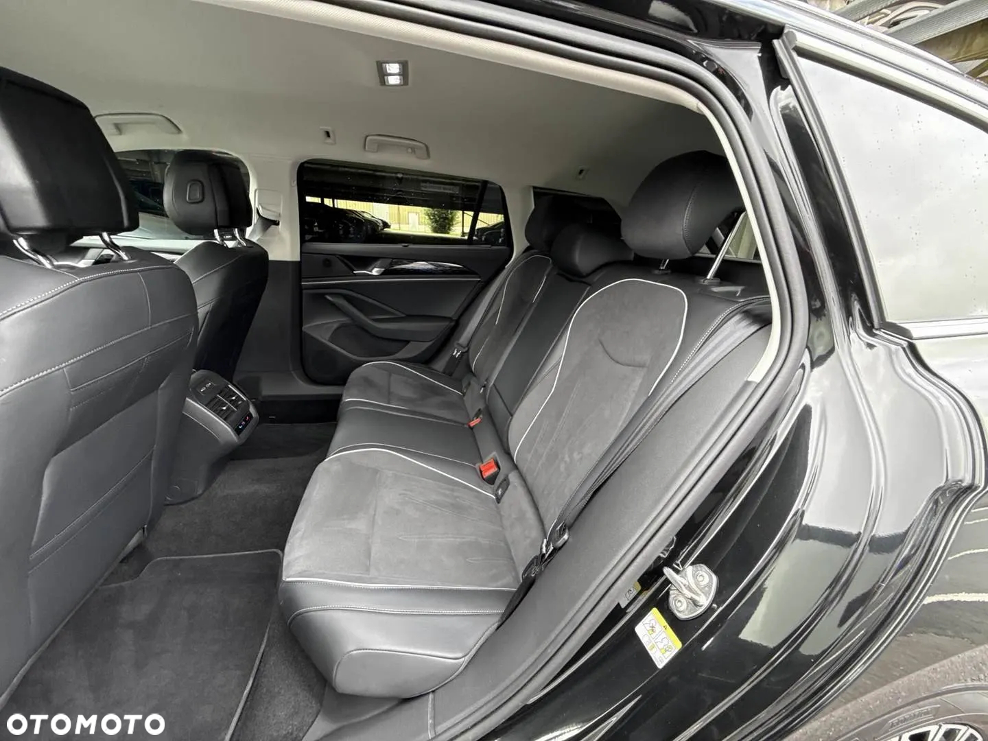 Volkswagen Passat 2.0 TDI SCR Elegance DSG - 8