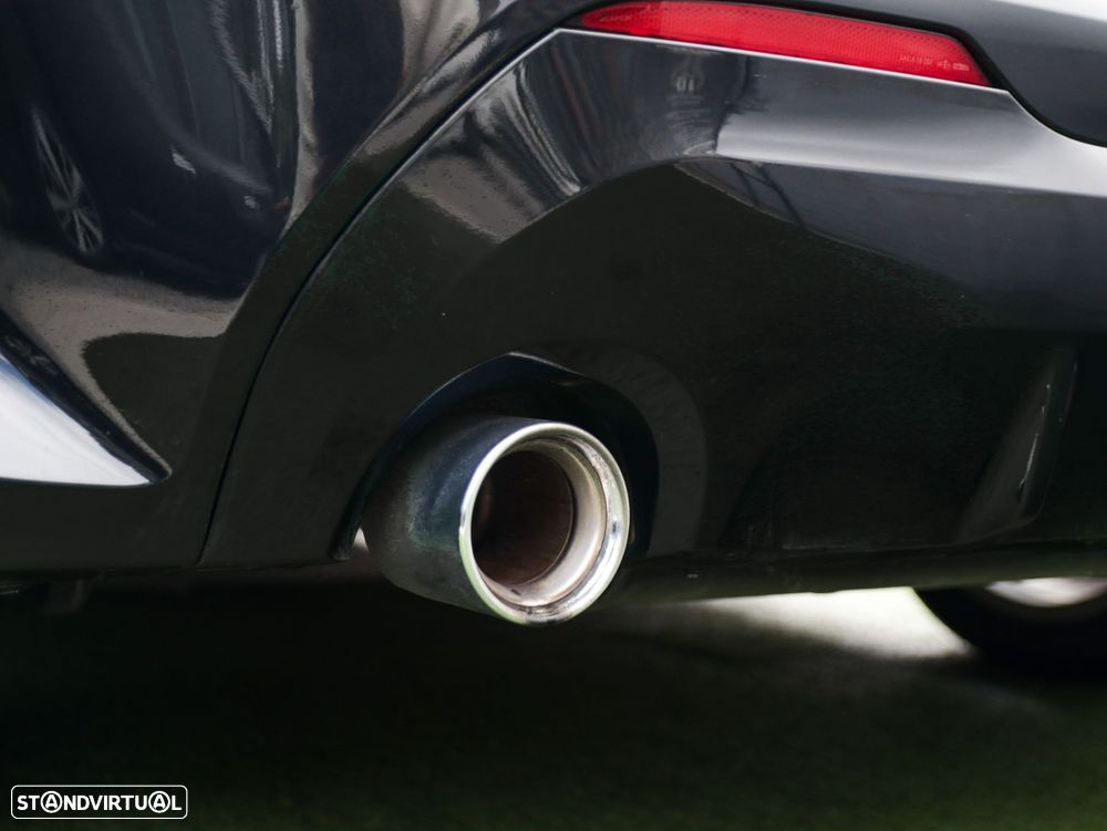 BMW 116 d Pack Desportivo M - 12