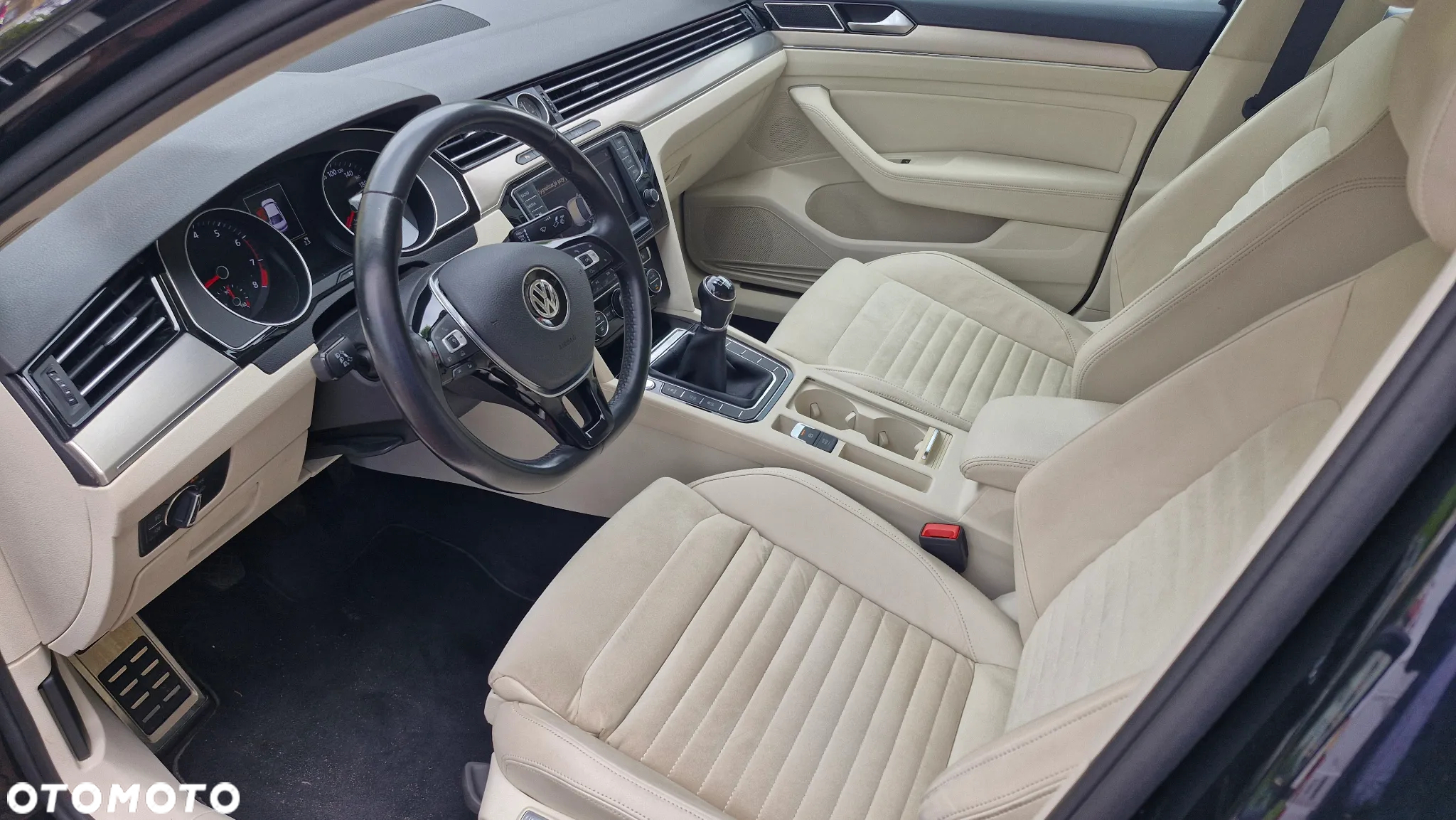 Volkswagen Passat - 9