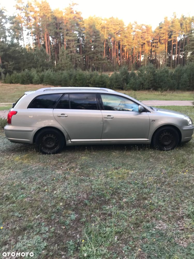 Toyota Avensis 2.0 D-4D Combi Executive - 15