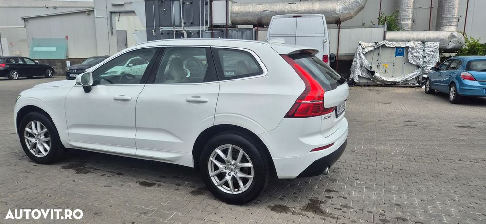 Volvo XC 60 B4 MHEV AWD Momentum - 6