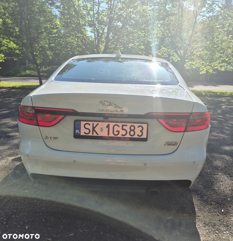 Jaguar XF 2.0 T Prestige - 5