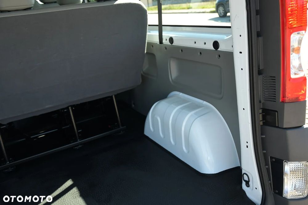 Renault Trafic Passenger L2H1 Expression - 19
