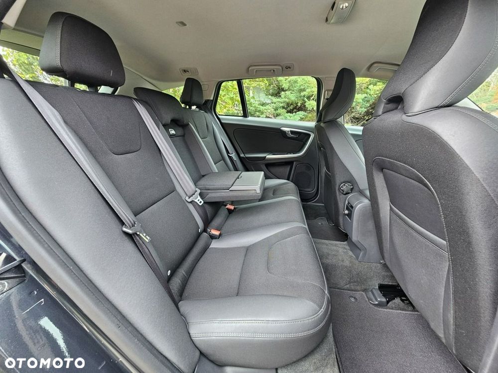 Volvo V60 D4 Geartronic Momentum - 15