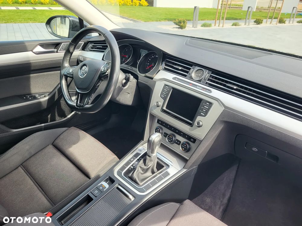 Volkswagen Passat 2.0 TDI (BlueMotion Technology) DSG Comfortline - 9