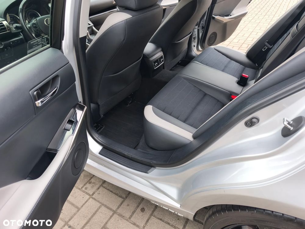 Lexus IS Sport Line - 27