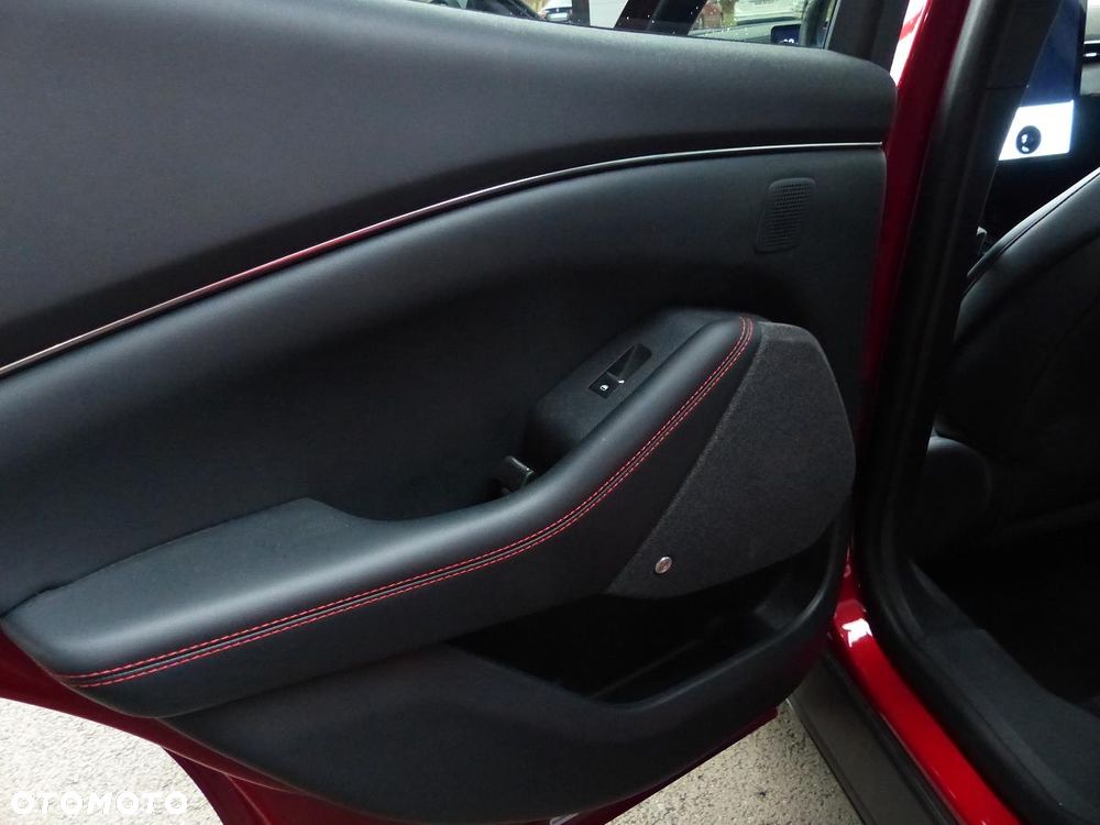 Ford Mustang Mach-E 98kWh AWD Premium - 13