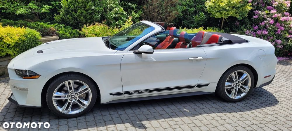 Ford Mustang - 2