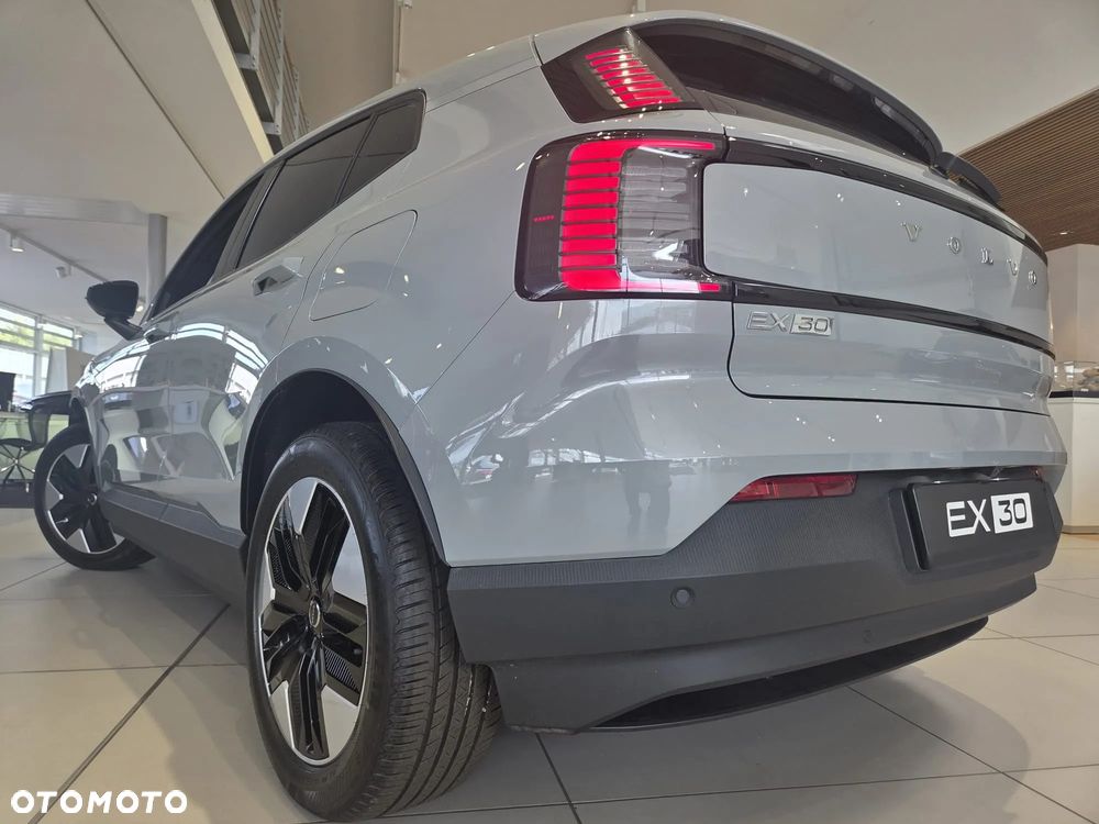 Volvo EX30 69kWh Single Motor Long Range Plus - 14