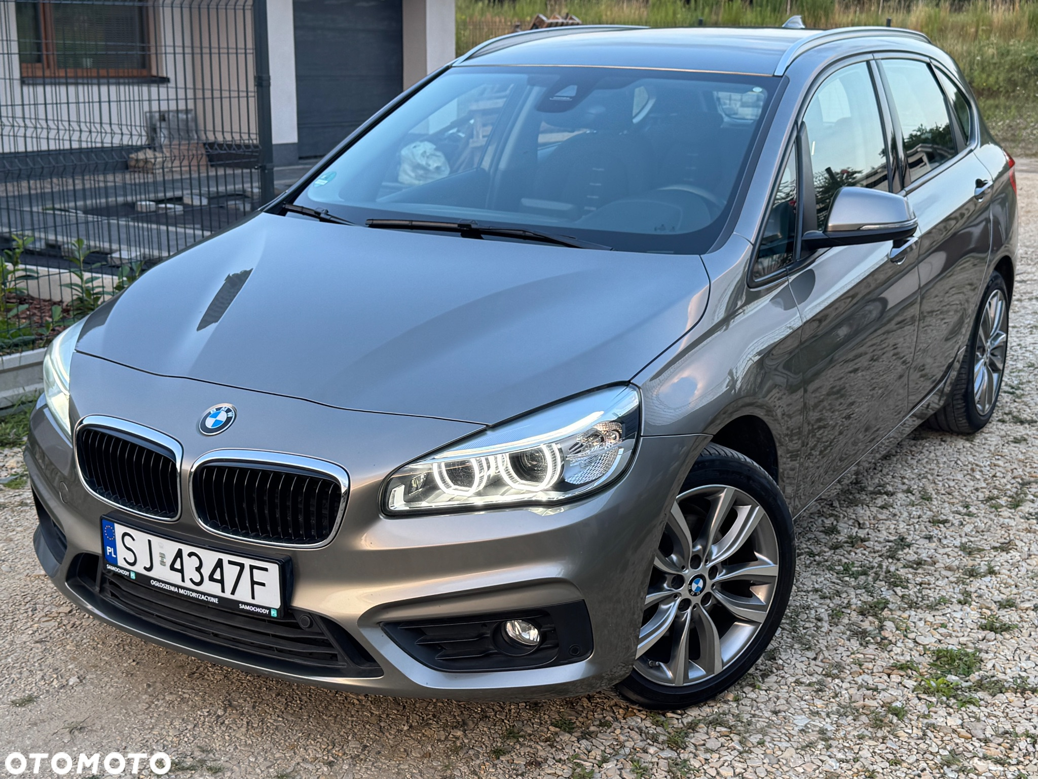 BMW Seria 2 220i Active Tourer Sport Line - 2
