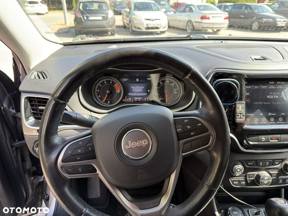 Jeep Cherokee - 27