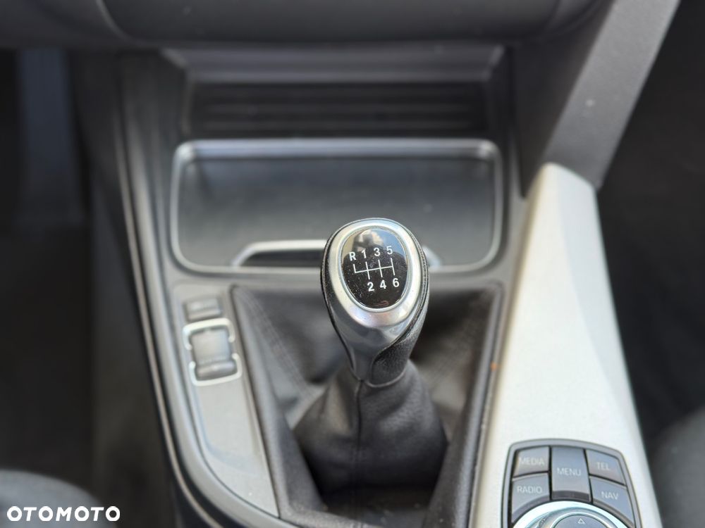BMW Seria 3 316d - 24
