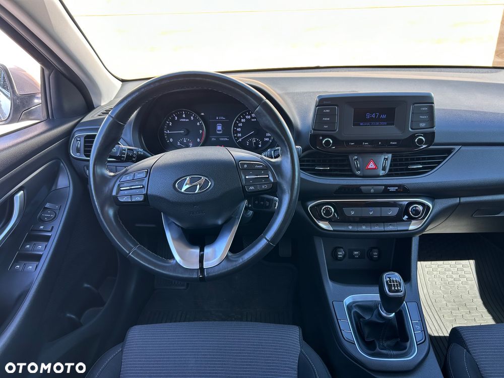 Hyundai i30 1.5 DPI Classic + - 14