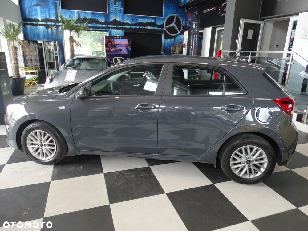 Kia Rio - 4