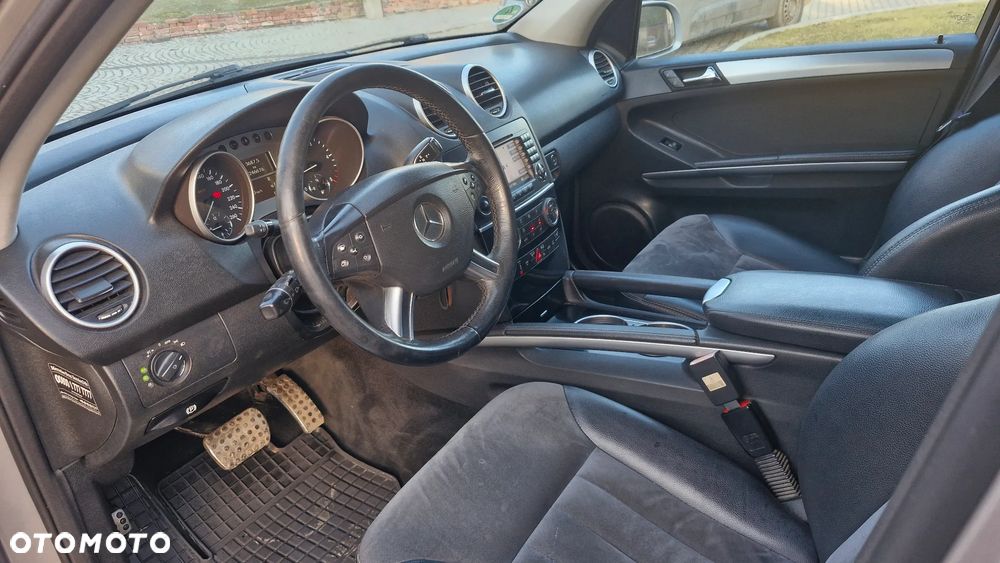 Mercedes-Benz ML 300 CDI 4Matic 7G-TRONIC DPF BlueEFFICIENCY - 13