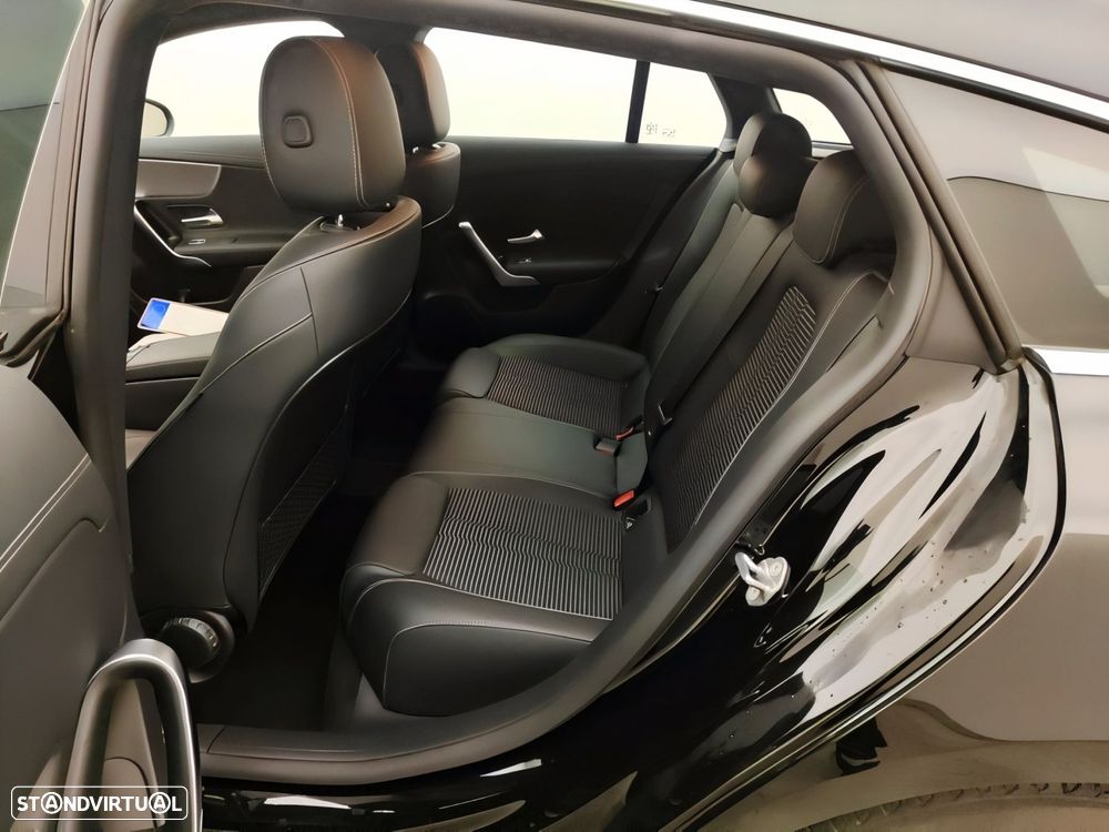 Mercedes-Benz CLA 180 - 4