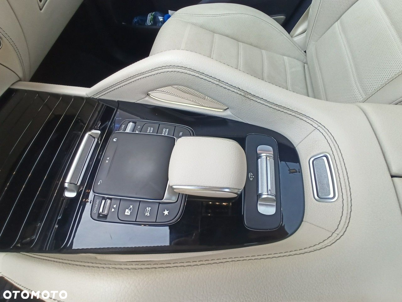 Mercedes-Benz GLS - 31