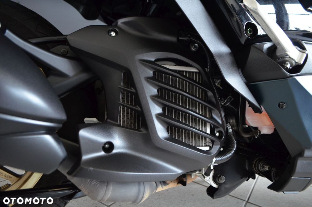 Yamaha X-max - 16