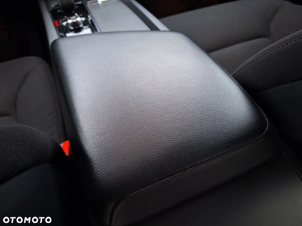 Volvo V60 D4 Momentum Pro - 32